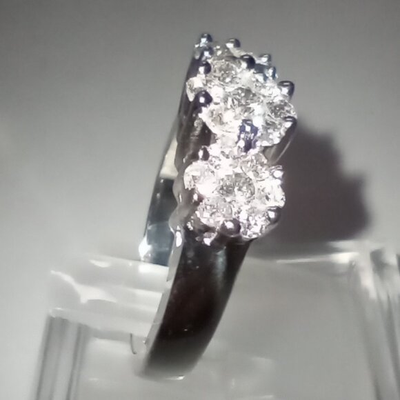 CLEARANCE!  14Kt White Gold Full-Carat White Diamond Flower Cluster Ring - Picture 3 of 6